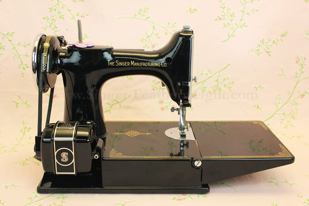 Singer Featherweight 221 Sewing Machine GOLDEN GATE SAN FRANCISCO Edition AF090***