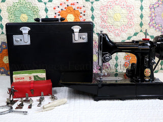 Load image into Gallery viewer, Singer Featherweight 222K Sewing Machine, RED &quot;S&quot; ER901***