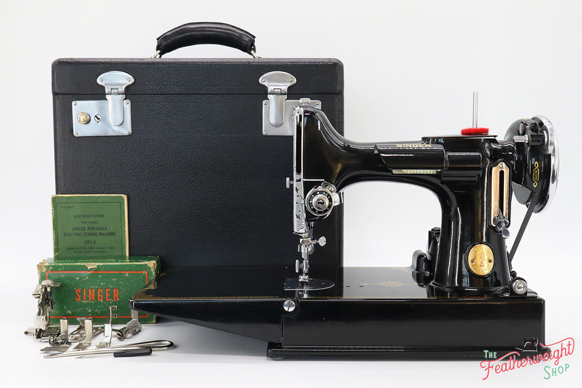 Singer Featherweight 221 Sewing Machine, AF083***