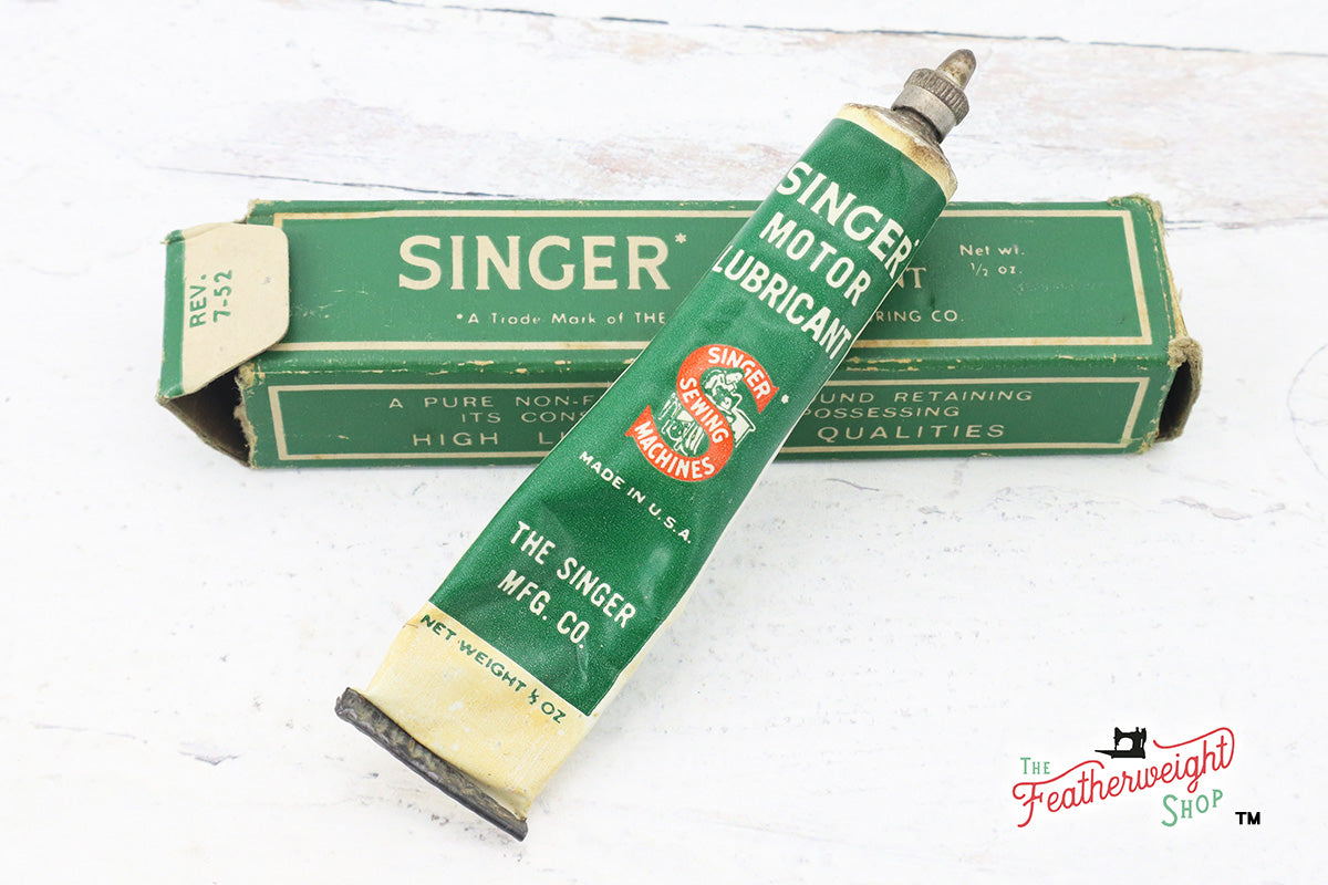 Motor Lubricant & Grease, Collectible SINGER (Vintage Original)