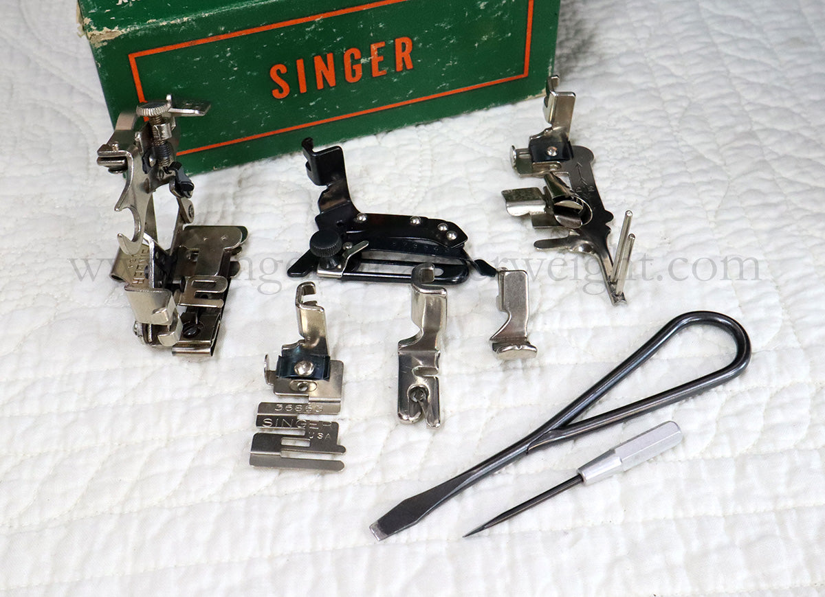 Singer Featherweight 221 Sewing Machine, AM776***