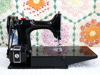 Load image into Gallery viewer, Singer Featherweight 221 Sewing Machine, AM776***