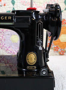 Singer Featherweight 221 Sewing Machine, AM776***