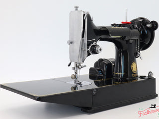 Load image into Gallery viewer, Singer Featherweight 221K Sewing Machine EL540***