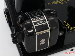 Load image into Gallery viewer, Singer Featherweight 221K Sewing Machine EL540***