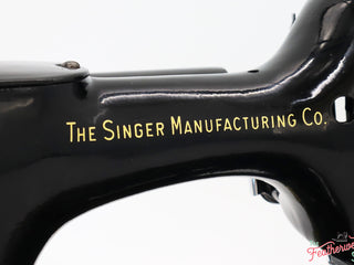 Load image into Gallery viewer, Singer Featherweight 221K Sewing Machine EL540***