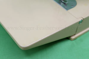Singer Featherweight 221J Sewing Machine, TAN ES658***