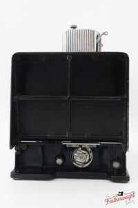 Singer Featherweight 221 Sewing Machine, AM661*** - 1957