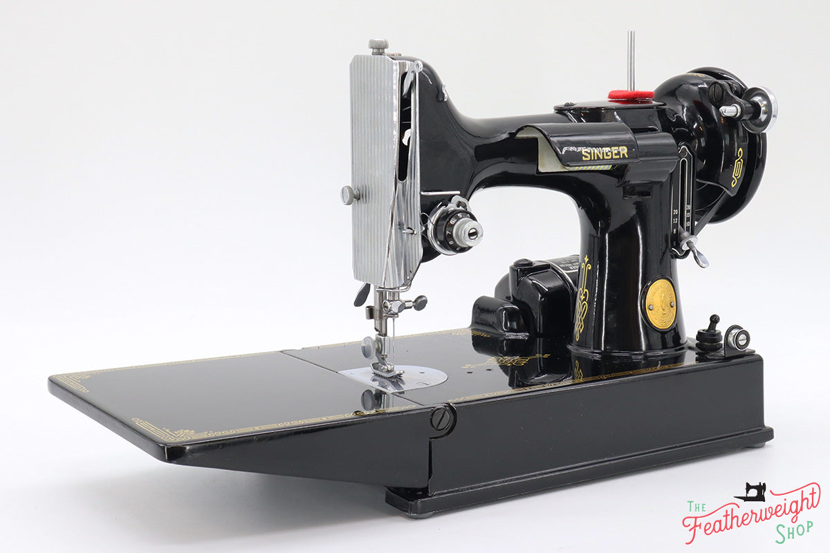 Singer Featherweight 221 Sewing Machine, AJ576***