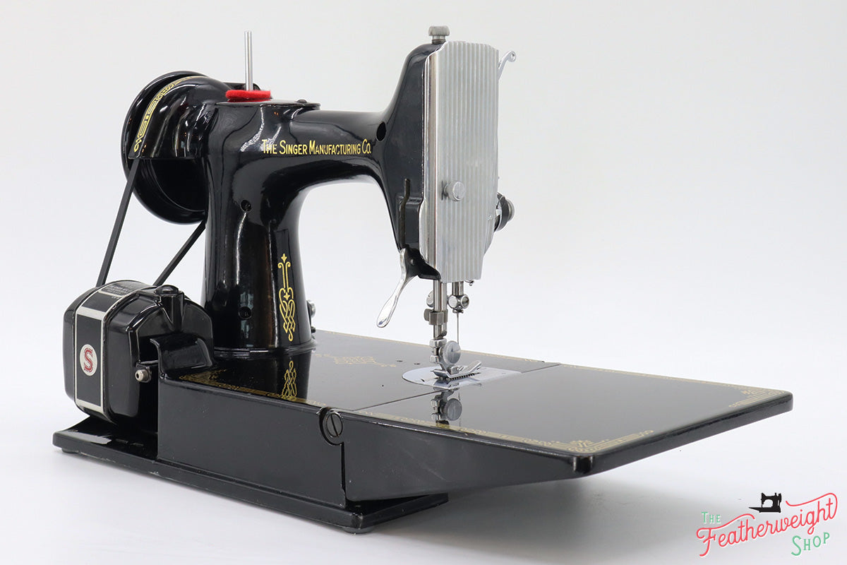 Singer Featherweight 221 Sewing Machine, AJ576***