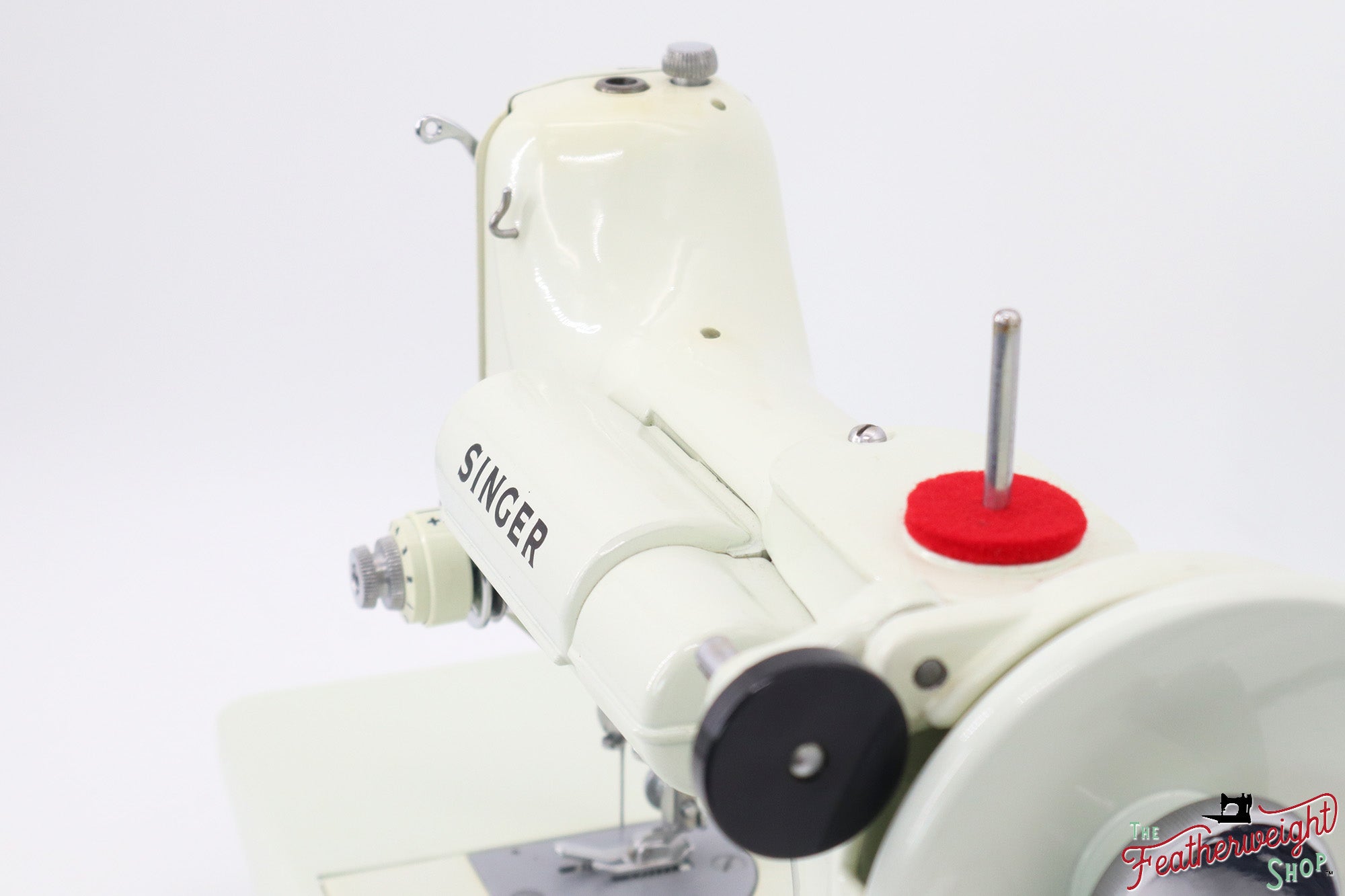 Singer Featherweight 221 Sewing Machine, WHITE - EV896***