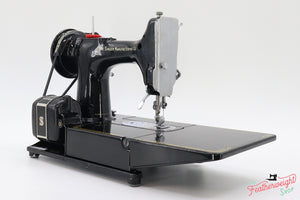 Singer Featherweight 222K Sewing Machine, RED "S" EP7604**