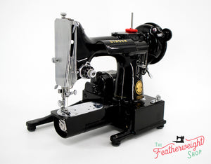 Singer Featherweight 222K Sewing Machine EM9618**