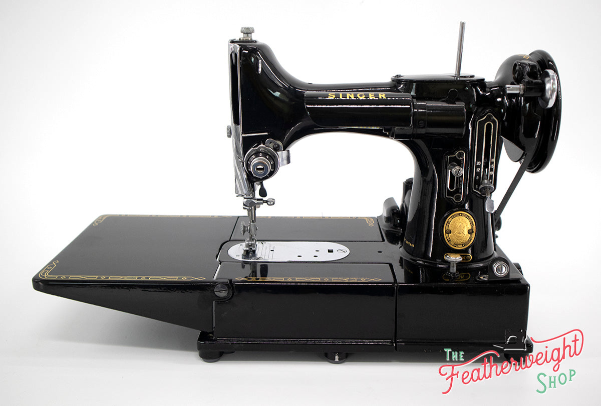 Singer Featherweight 222K Sewing Machine EK6340**