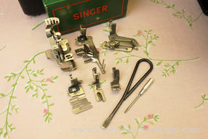 Singer Featherweight 221 Sewing Machine, AF882***