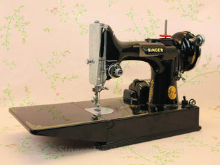 Load image into Gallery viewer, Singer Featherweight 221 Sewing Machine, AF882***