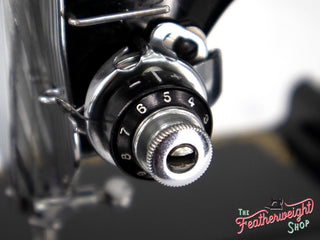 Load image into Gallery viewer, Singer Featherweight 222K Sewing Machine EK6340**
