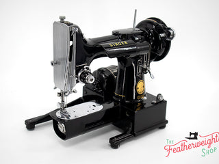 Load image into Gallery viewer, Singer Featherweight 222K Sewing Machine EK6340**