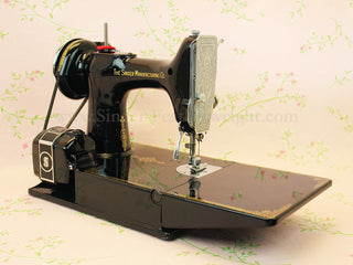 Load image into Gallery viewer, Singer Featherweight 221 Sewing Machine, AF882***