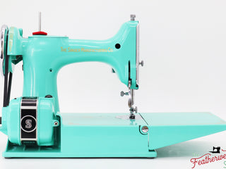 Load image into Gallery viewer, Singer Featherweight 221 AF0819** - Fully Restored in Caribbean Sea Green