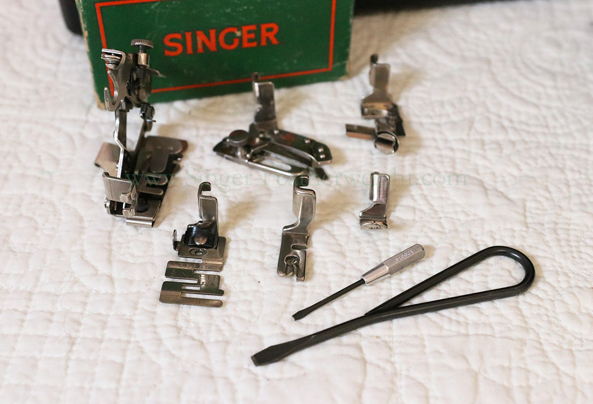 Singer Featherweight 221 Sewing Machine, AL416***