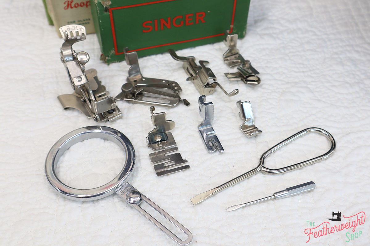 Singer Featherweight 222K Sewing Machine EL184***