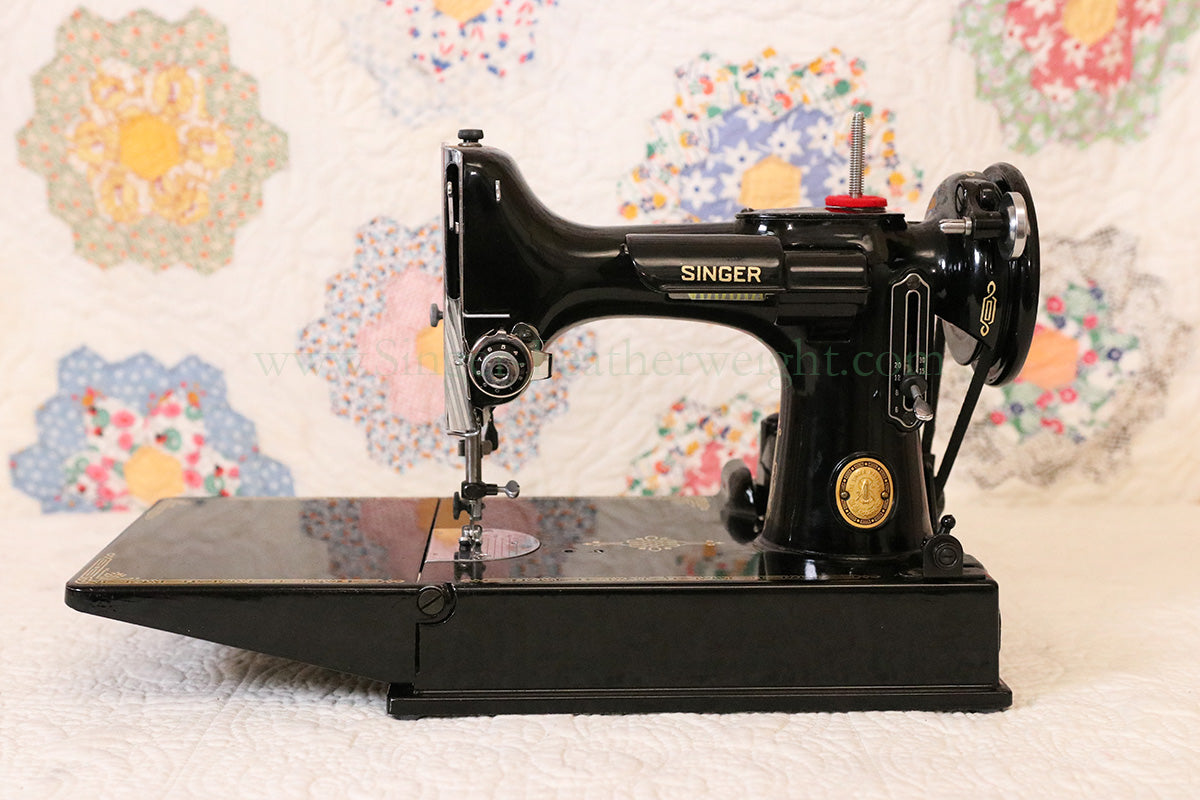 Singer Featherweight 221 Sewing Machine, AL416***