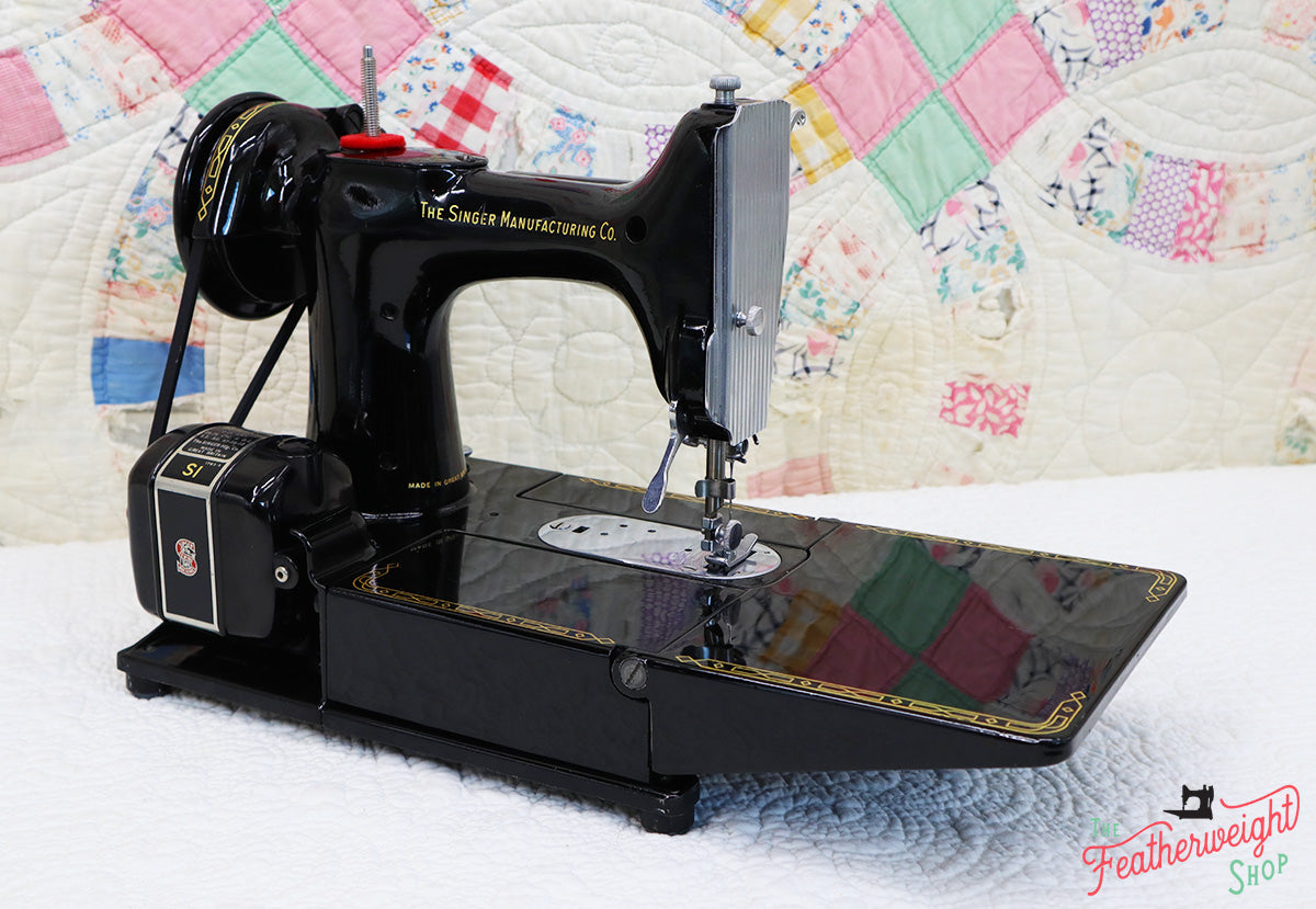 Singer Featherweight 222K Sewing Machine EL184***