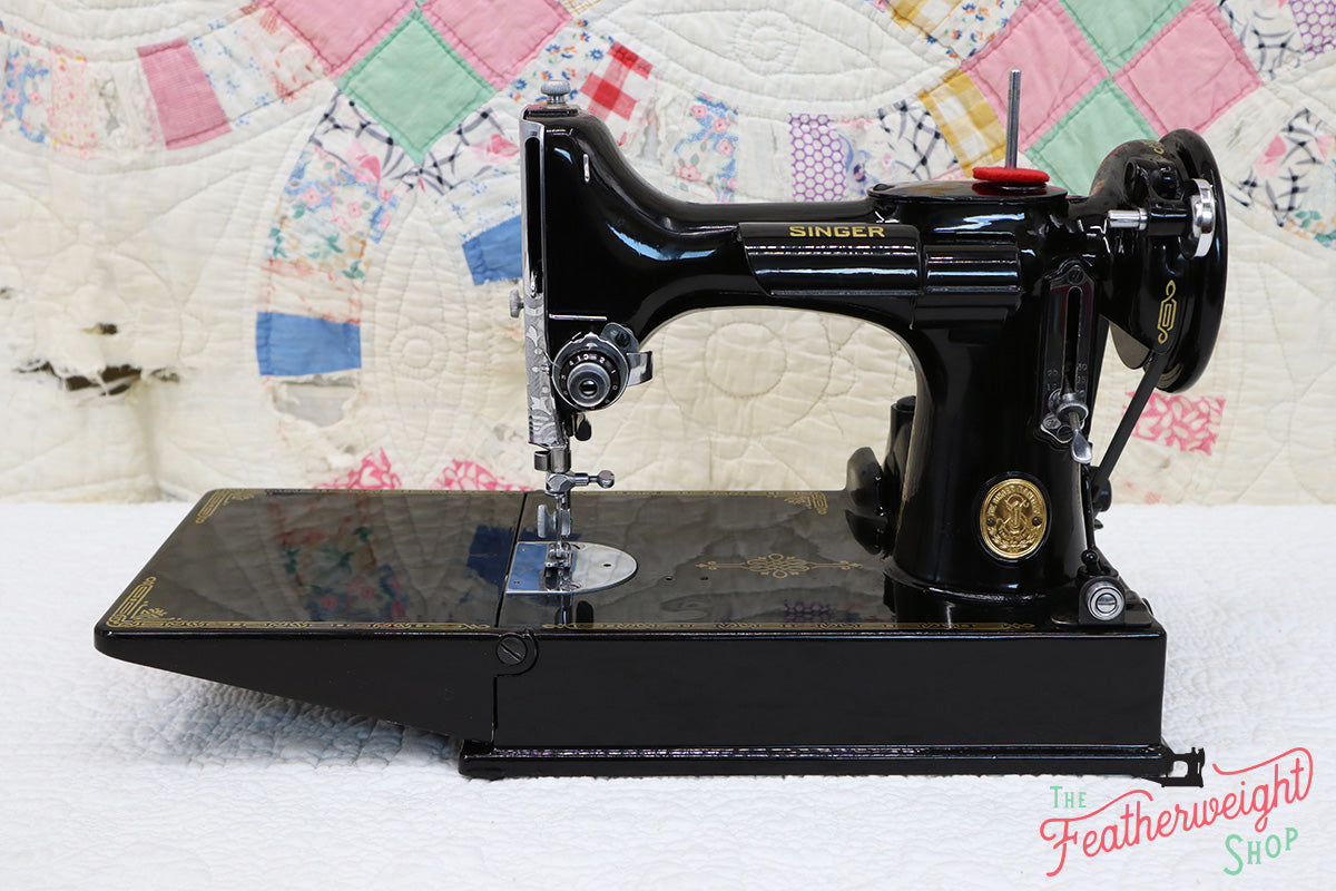 Singer Featherweight 221K Sewing Machine, French EF909***