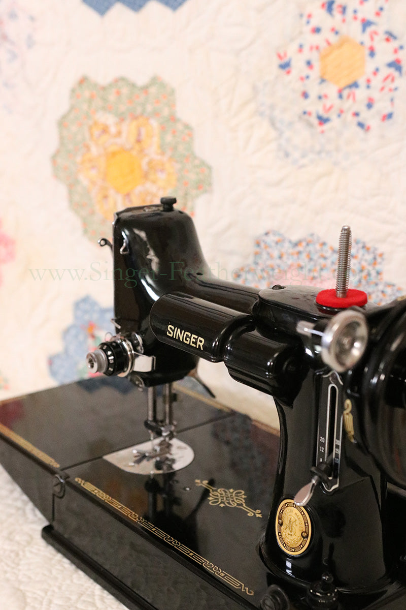 Singer Featherweight 221 Sewing Machine, AL416***