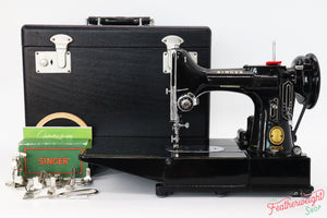 Singer Featherweight 222K Sewing Machine EL68582*