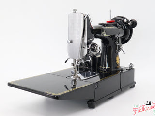 Load image into Gallery viewer, Singer Featherweight 222K Sewing Machine EL68582*