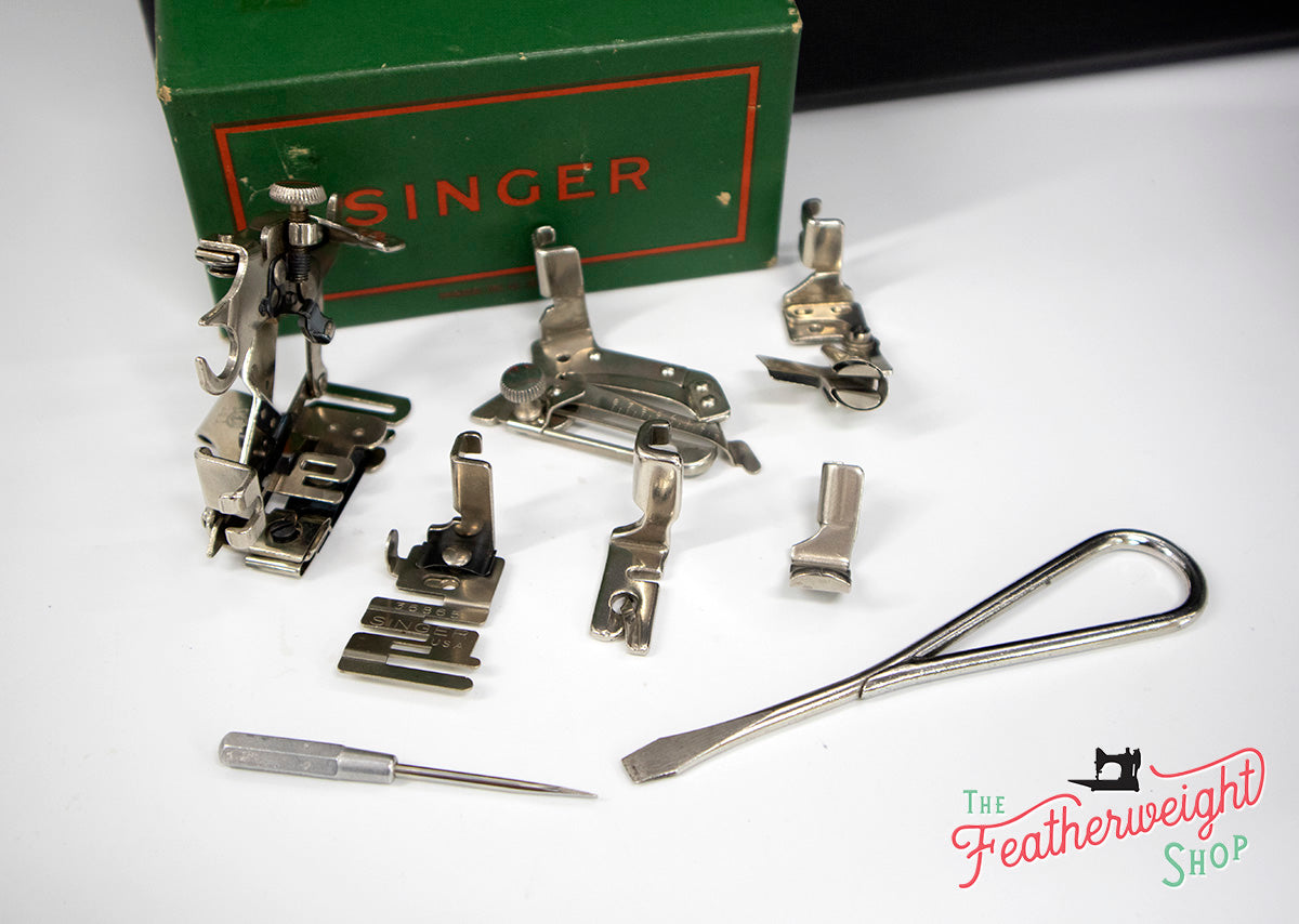 Singer Featherweight 221 Sewing Machine, AG009***