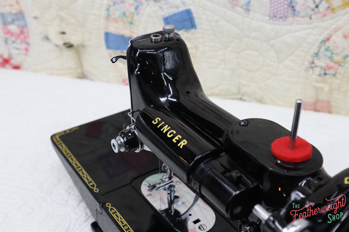 Singer Featherweight 222K Sewing Machine EK3212**