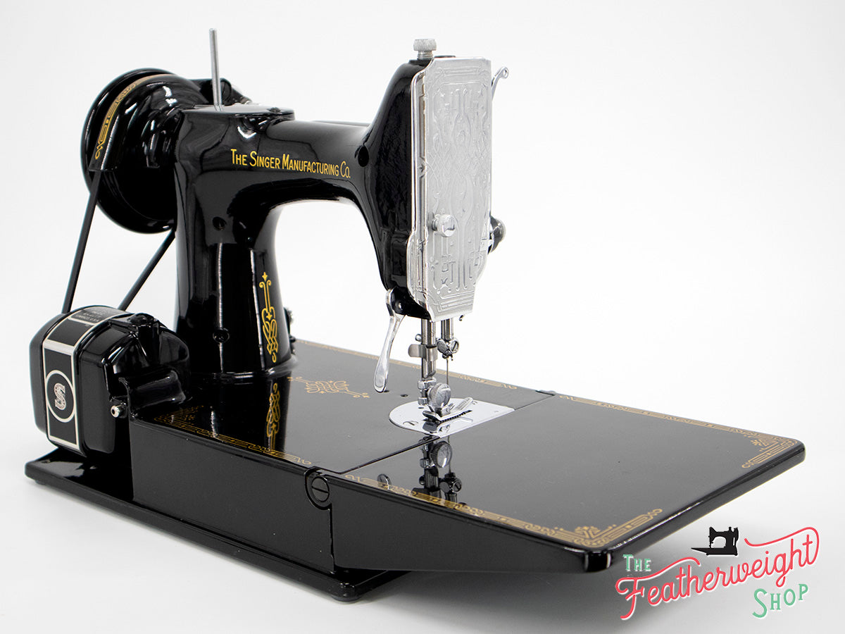 Singer Featherweight 221 Sewing Machine, AG009***