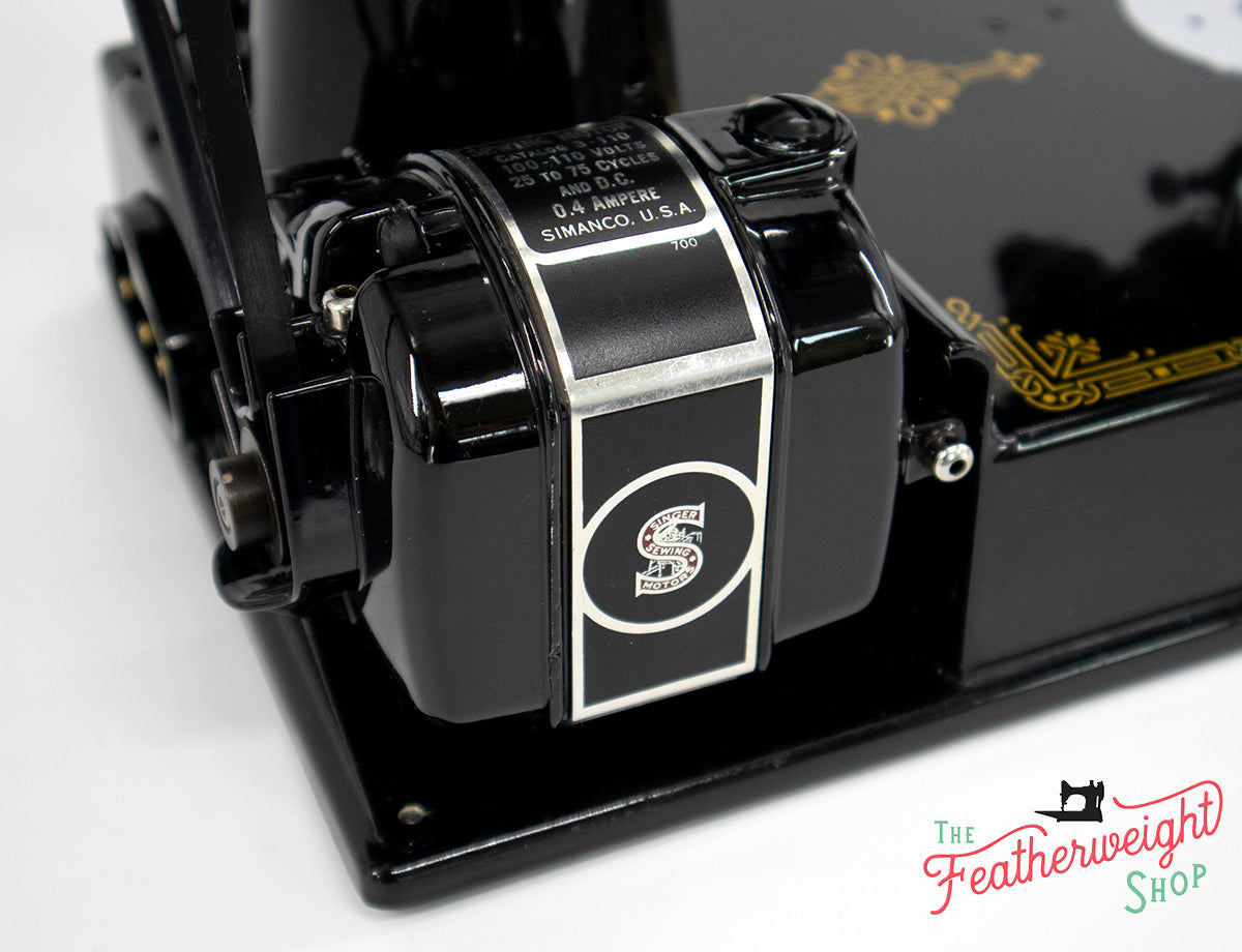 Singer Featherweight 221 Sewing Machine, AG009***