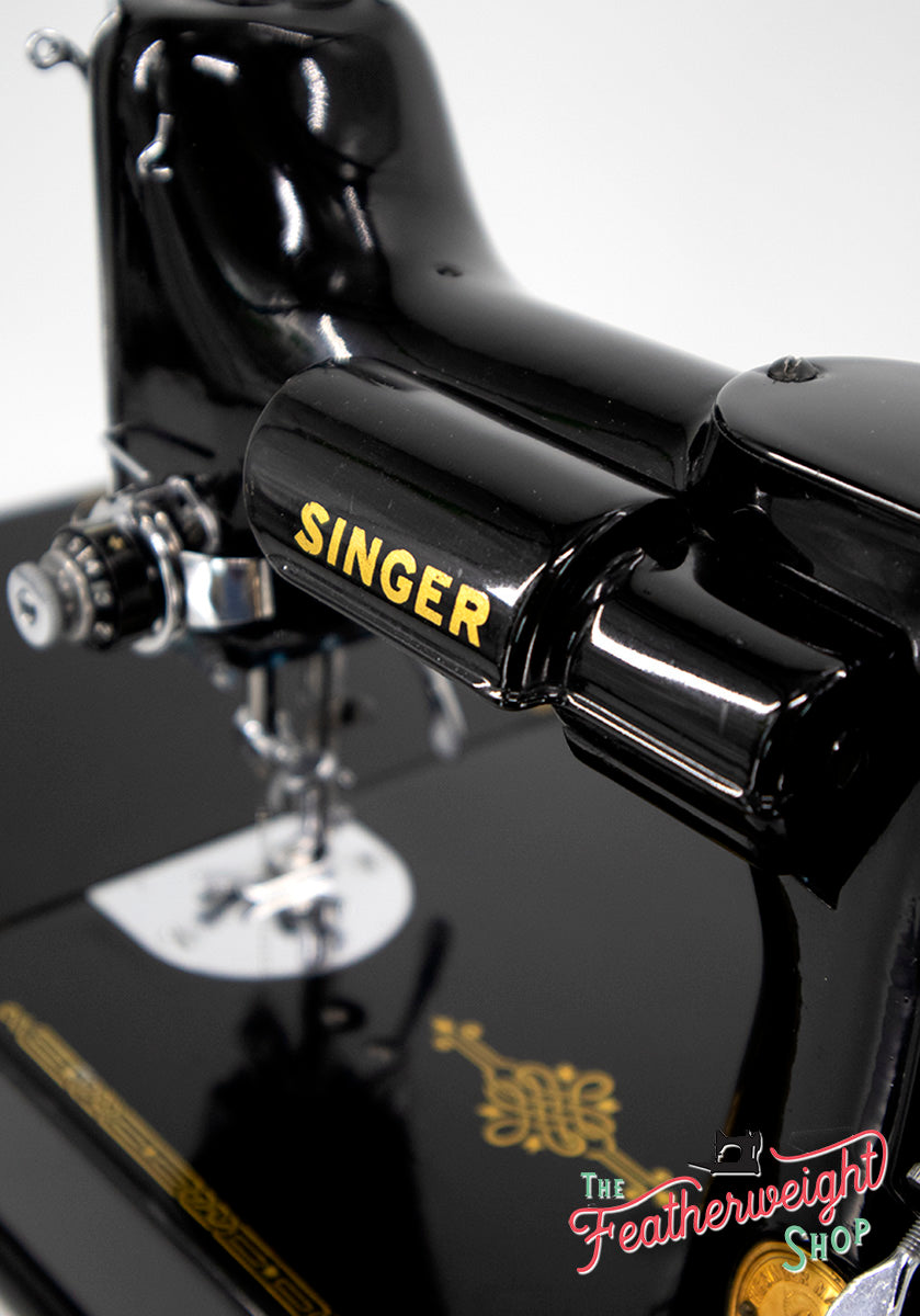 Singer Featherweight 221 Sewing Machine, AG009***