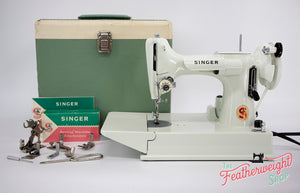 Singer Featherweight 221 Sewing Machine, WHITE EV967***