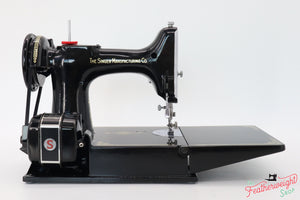 Singer Featherweight 221 Sewing Machine, AJ199***