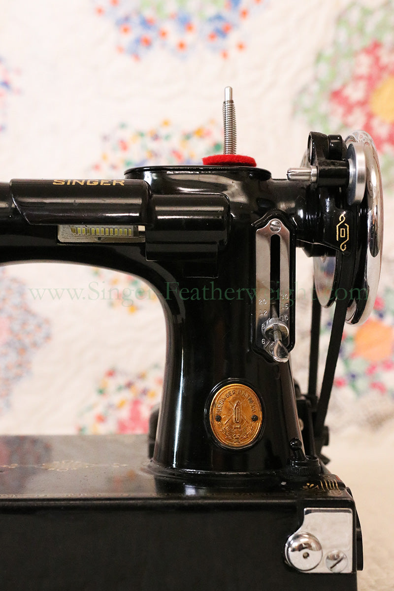 Singer Featherweight 221 Sewing machine, 1933 AD541***