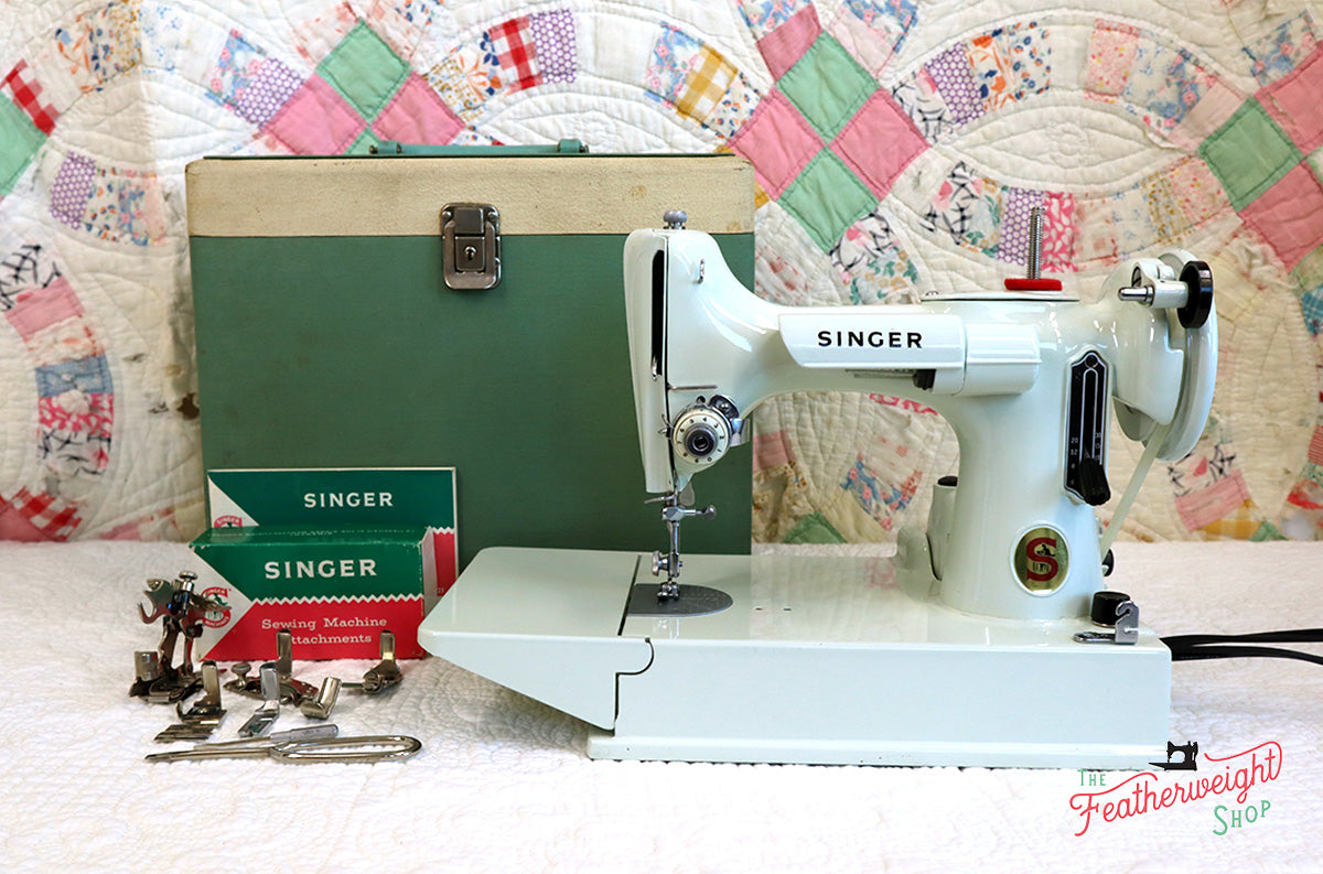 Singer Featherweight 221K Sewing Machine, WHITE EV9057**