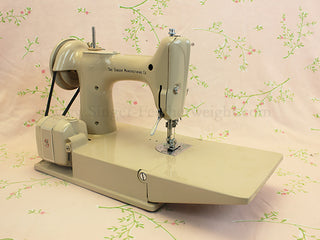 Load image into Gallery viewer, Singer Featherweight 221 Sewing Machine, TAN ES878***