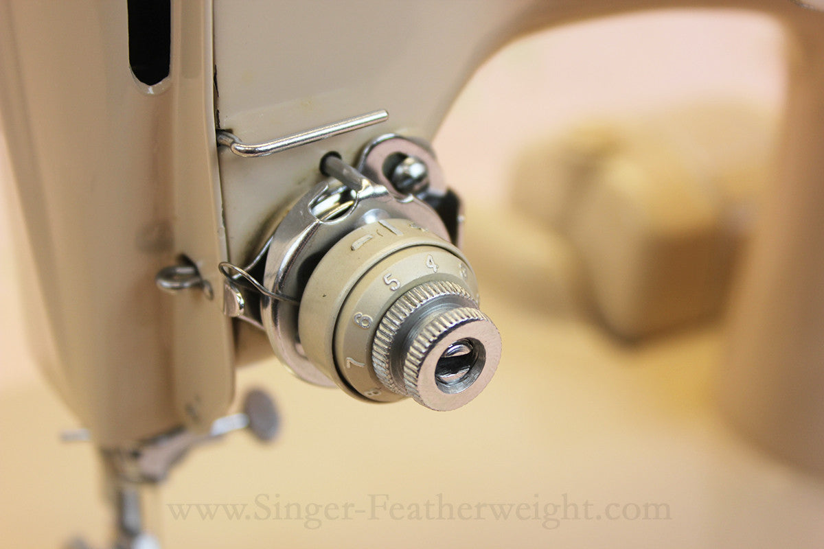 Singer Featherweight 221 Sewing Machine, TAN ES878***