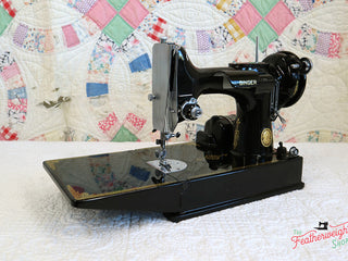 Load image into Gallery viewer, Singer Featherweight 221K Sewing Machine, EH629***