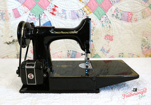 Singer Featherweight 221K Sewing Machine, EH629***