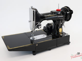 Load image into Gallery viewer, Singer Featherweight 222K Sewing Machine EP133***