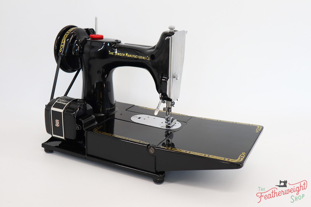 Singer Featherweight 222K Sewing Machine EP133***