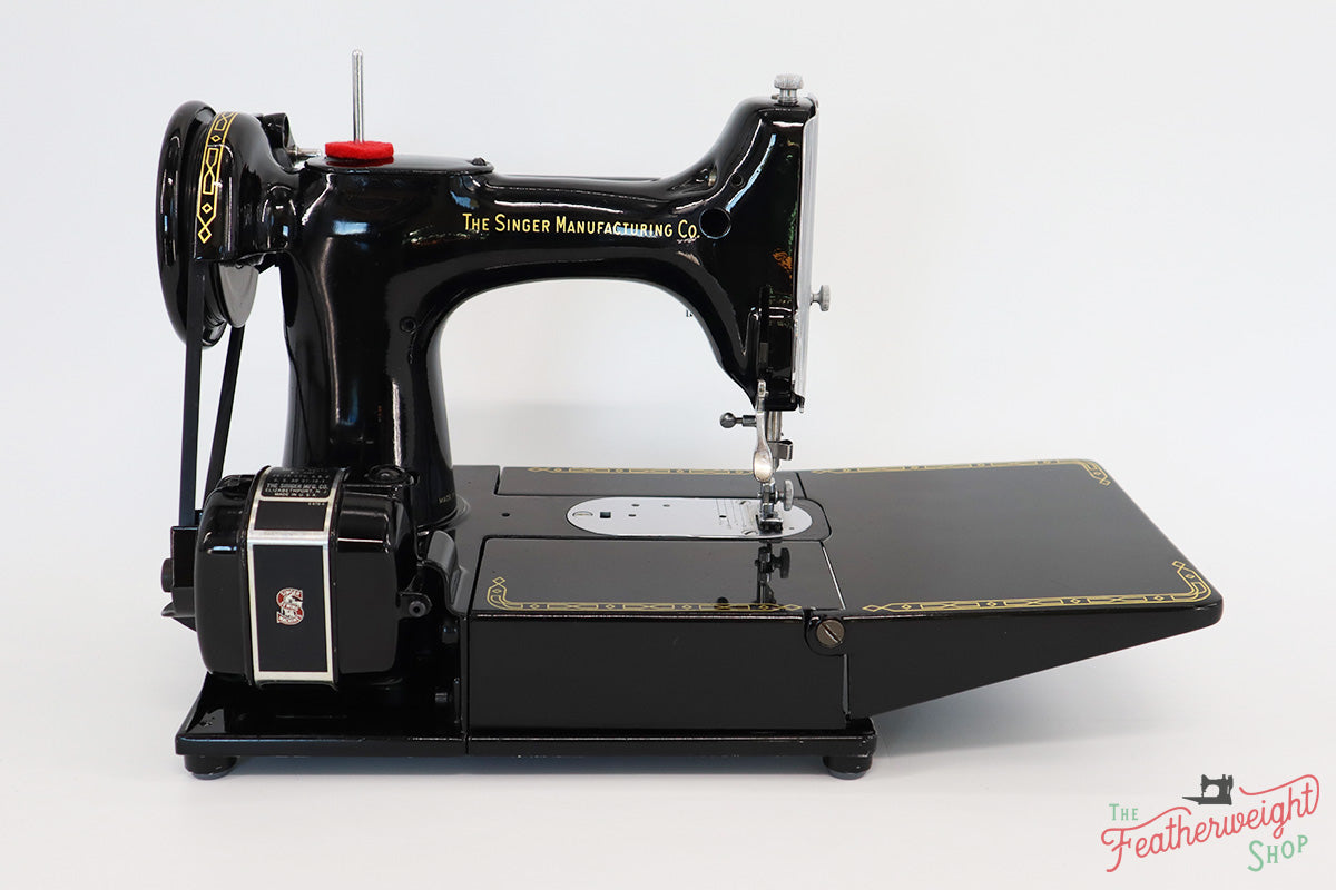 Singer Featherweight 222K Sewing Machine EP133***