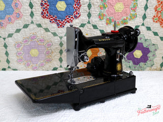 Load image into Gallery viewer, Singer Featherweight 222K Sewing Machine EJ622***