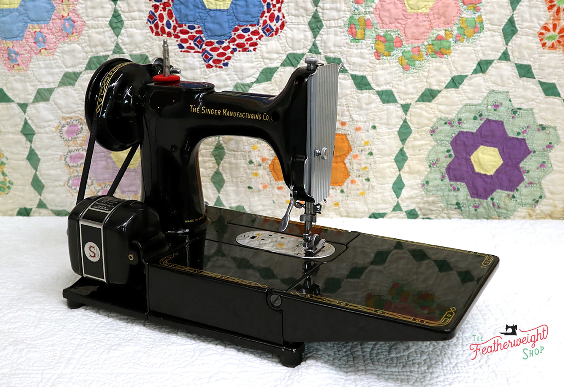 Singer Featherweight 222K Sewing Machine EJ622***